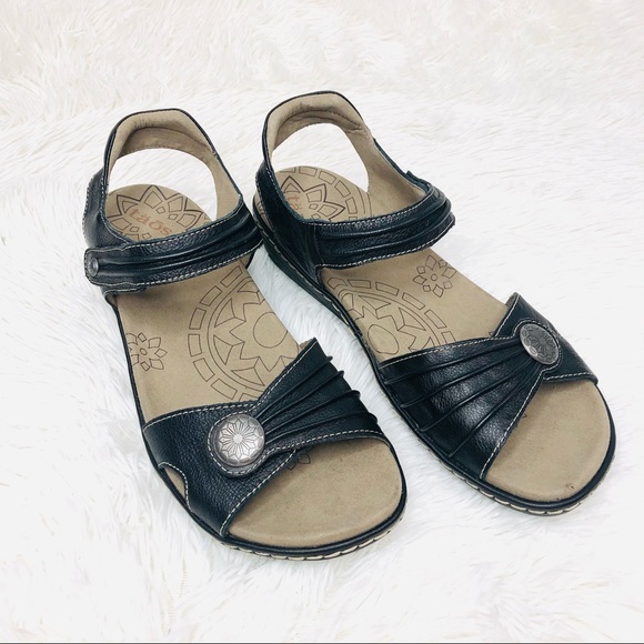 Taos Escape Women's Sandal in Black - Chiappetta Shoes